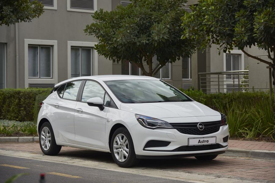  Opel Astra ecoFLEX 2016 года  (ZA) (фото 17 из 29)